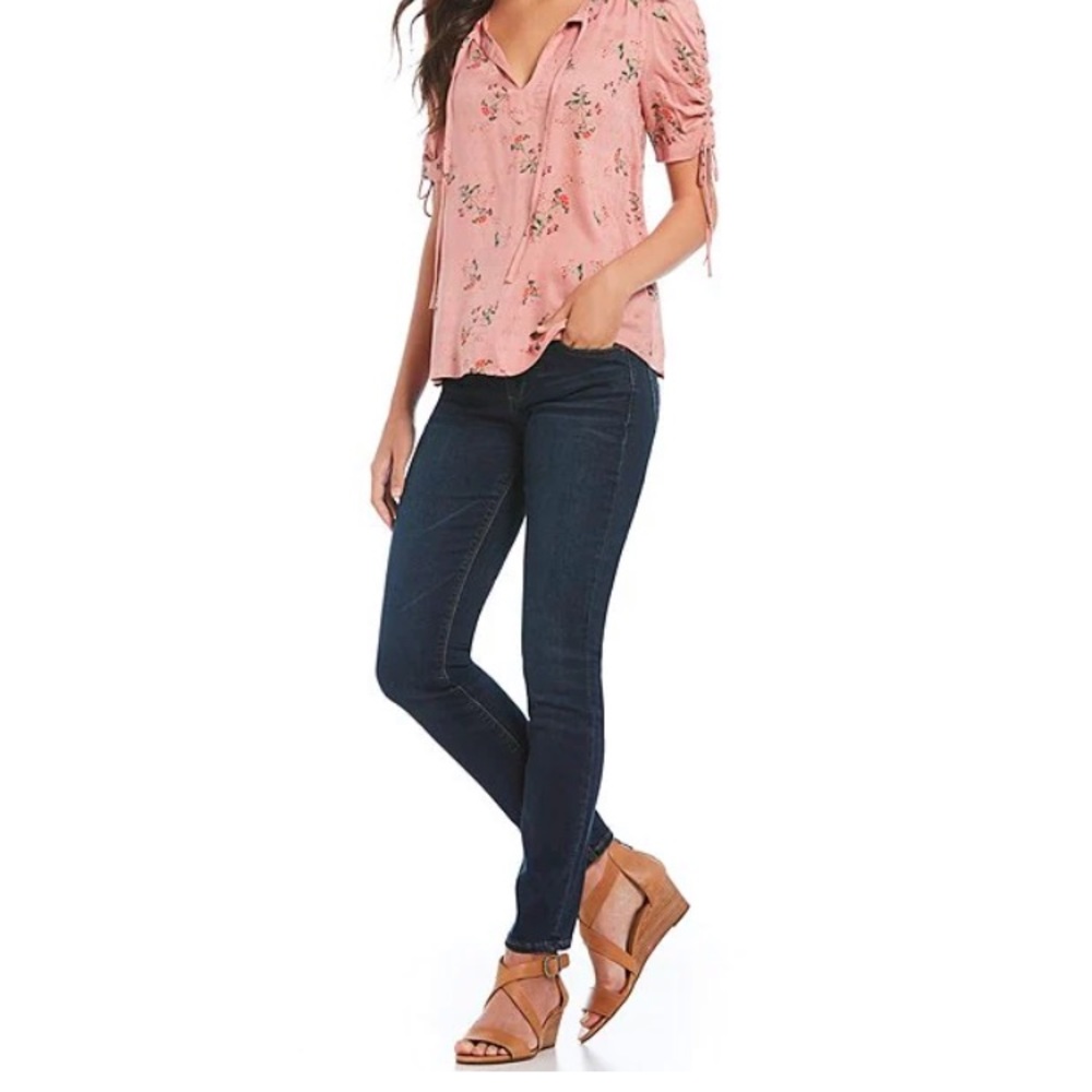 NWT: Lucky Brand, Size 6 / 28 Lolita Skinny Jean; Mid Rise Curvy Fit